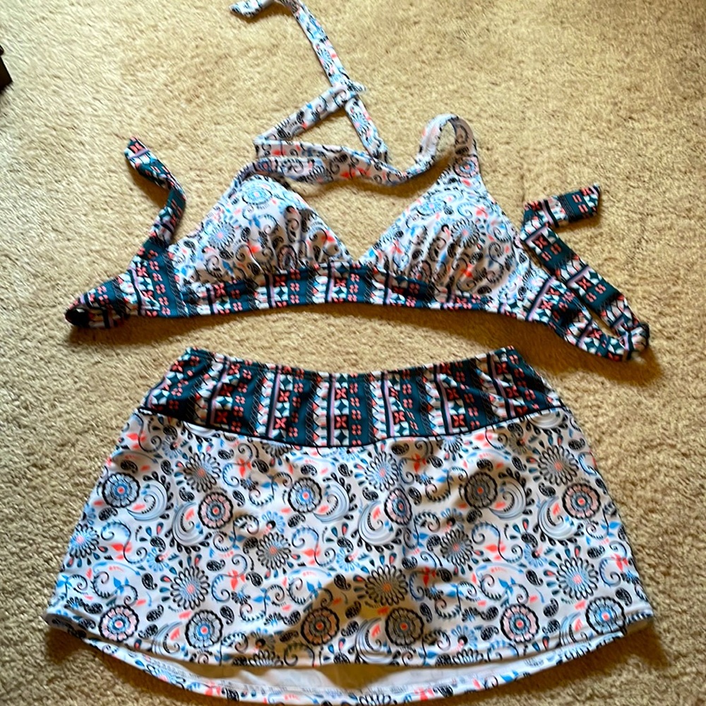 Venus bikini top with swim skirt bottom